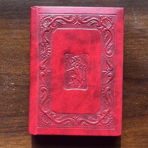 RENAISSANCE STYLE RED IMITATION TEXTURED LEATHER NOTEBOOK W LION CREST (7X5 IN)